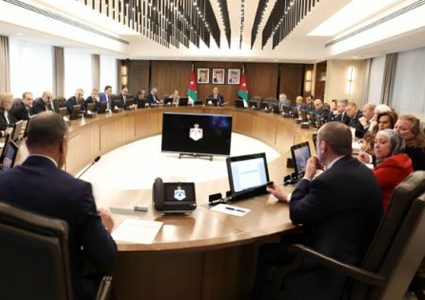 مجلس الوزراء الأردني: التعامل مع أجسام طائرة دخلت أجواءنا ليلة أمس لحماية سلامة