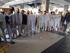 بحالة يرثى لها ..  الاحتلال يفرج عن 150 أسيرًا من الذين تم اعتقالهم من مختلف مدن قطاع غزة.
