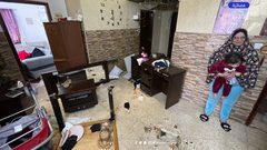 من داخل المنزل الذي اقتحمته قوات الاحتلال بعد حصار بناية سكنية في نابلس