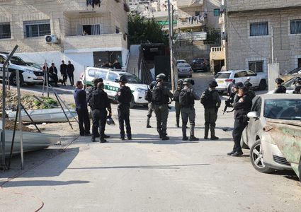 اقتحام منزل الشهيد خالد المحتسب في بيت حنينا تمهيداً لهدمه