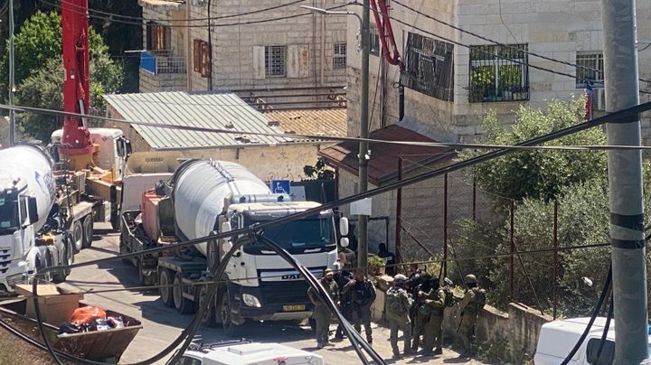 تفجير وصب باطون في شقة الشهيد خالد المحتسب في بيت حنينا