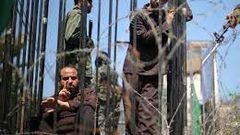 أمين شومان يكشف عن الأوضاع الكارثية للأسرى الفلسطينيين عشية اليوم العالمي للأسير