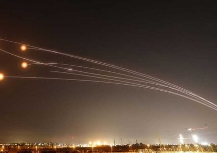 معاريف: إسرائيل صدت ٨٢٪؜ من الهجوم الإيراني