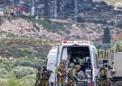 الاحتلال يسلم جثماني شهيدين من عقربا