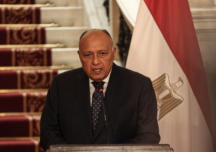 مصر تدعو لوقف دوامة العنف في غزة وتحذر من اتساع دائرة الصراع في المنطقة