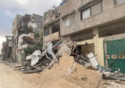 آثار الدمار الذي خلفه عدوان الاحتلال في مخيم نور شمس بمدينة طولكرم