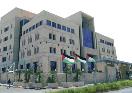 النقد: الاعتداءات المتكررة على فروع المصارف في قطاع غزة تضاعف معاناة المواطنين