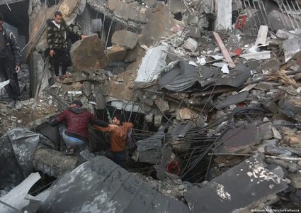 انهيار منظومة الحياة بغزة و25 مليار دولار تكلفة إعادة الإعمار