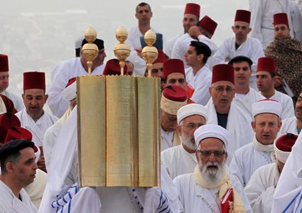 السامريون يحتفلون بعيد الفسح في نابلس