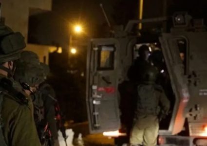 الاحتلال يعتقل خمسة شبان في البلدة القديمة من الخليل