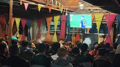 في دير البلح: مواطنون يتابعون مباراة ريال مدريد وبايرن ميونخ