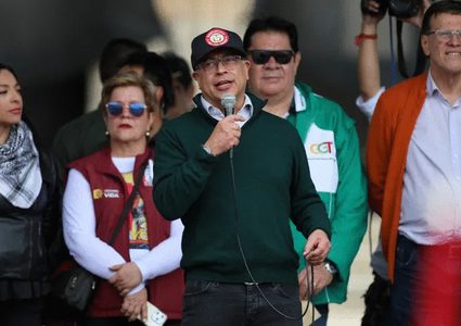 الرئيس الكولومبي يعلن قطع بلاده علاقاتها الدبلوماسية مع إسرائيل