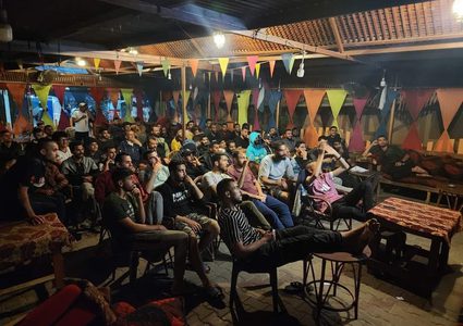 في دير البلح: مواطنون يتابعون مباراة ريال مدريد وبايرن ميونخ