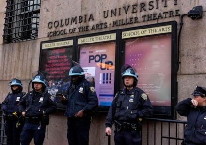 شرطة نيويورك تقتحم حرم جامعة كولومبيا ورئيستها تطالب بـ"تطهير مواقع الاحتجاج"