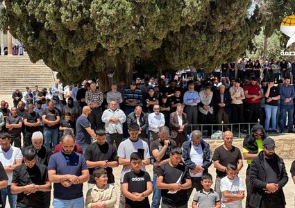 30 ألفا يؤدون صلاة الجمعة في رحاب المسجد الاقصى المبارك