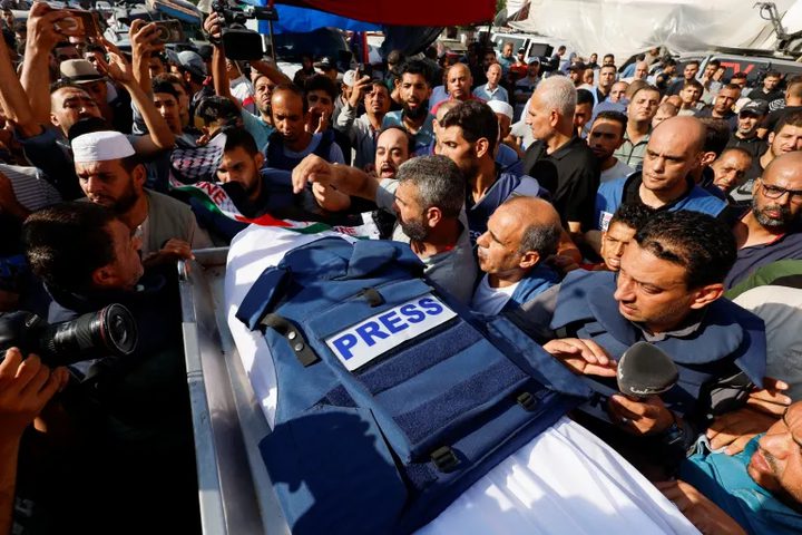 صحفيو غزة يتحدون الموت في أخطر مكان في العالم