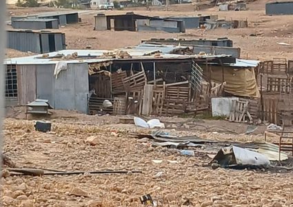 مستوطنون يفتشون 4 مساكن شمال غرب أريحا