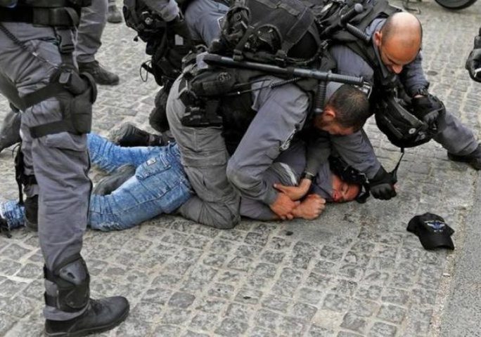 الاحتلال يعتدي بالضرب المبرح على شاب في البلدة القديمة من القدس