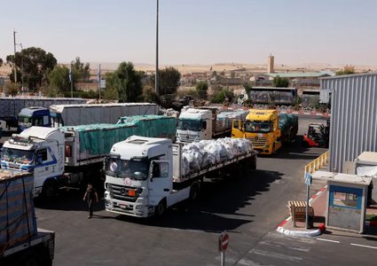 الأونروا تحذر من توقف دخول المساعدات عبر معبر رفح