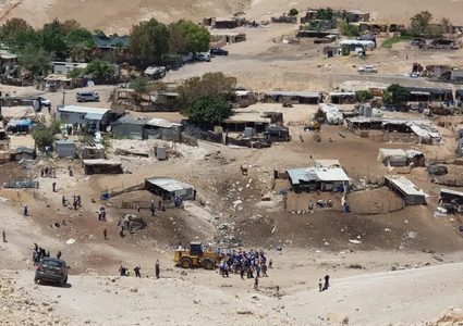 مستوطنون يستولون على التجمع البدوي بير المسكوب في بادية القدس