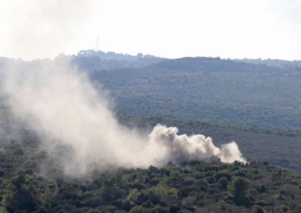 تواصل القصف المتبادل بين إسرائيل وحزب الله اللبناني عبر الحدود