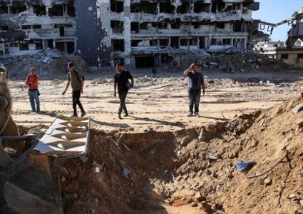 العثور على 80 جثة في 3 مقابر جماعية بمجمع الشفاء الطبي في غزة