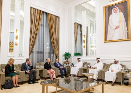وزير خارجية قطر يلتقي وفدا من الكونغرس الأميركي في الدوحة
