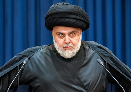 مقتدى الصدر يستعد للعودة إلى الحياة السياسية في العراق