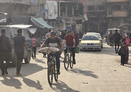 جيش الاحتلال يواصل تنفيذ جريمة التهجير القسري في شمال غزة بعد المجازر التي استهدفت عائلات داخل بيوتها.