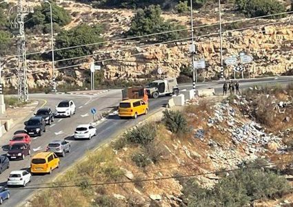 الاحتلال يغلق حاجز عين سينيا شمال رام الله