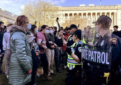 جامعة "UW" في ولاية "ويسكونسن" الأميركية تستجيب لمطالب الطلبة المؤيدين لفلسطين