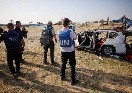 "هيومن رايتس ووتش": إسرائيل تهاجم مواقع معروفة لعمال إغاثة دوليين