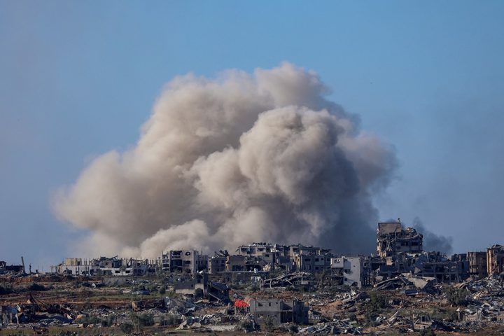 مجزرة جديدة في مخيم النصيرات راح ضحيتها 14 شهيدا