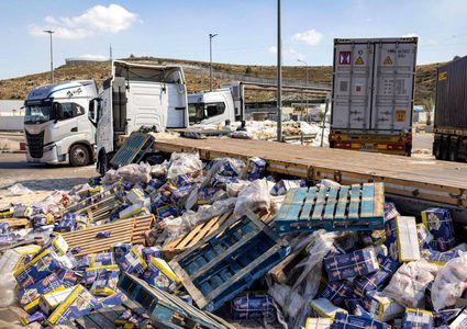 وزير خارجية بريطانيا: الهجمات على قوافل المساعدات المتوجهة لغزة “مروعة”