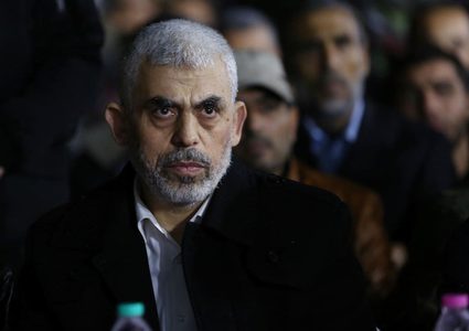 صحيفة أميركية: حماس بعيدة عن الاستسلام والسنوار تعهد بالقتال لسنوات