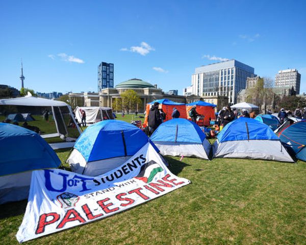 انضمام كلية في لندن إلى الحراك الطلابي المتضامن مع فلسطين