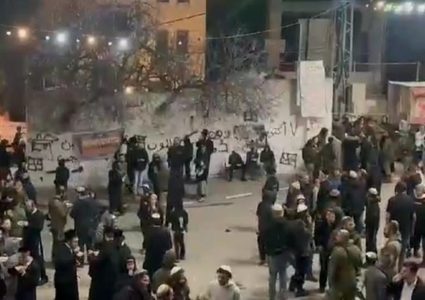 مستوطنون يتجمعون بالقرب من كفل حارس شمال سلفيت