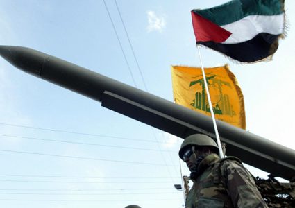 مسؤولون إسرائيليون يقولون إيران نقلت وسائل دفاع جوي متقدمة لحزب الله