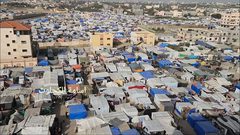 دير البلح.. ملجأ آلاف النازحين بعد هجوم الاحتلال على رفح