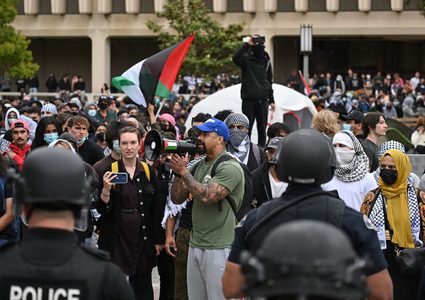 العاملون في "نظام جامعة كاليفورنيا" يضربون دفاعا عن حق الاحتجاج من أجل فلسطين