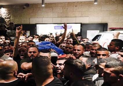 تشييع جثمان الشهيد اسلام خمايسة في مخيم جنين