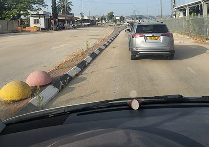 الآلاف من أهلنا في الداخل المحتل عبروا صباح اليوم حاجز الجلمة إلى مدينة جنين، وذلك بعد أن قامت سلطات الاحتلال بإعادة فتحه بعد إغلاق استمر 8 أشهر.