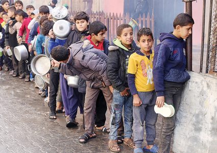 مسؤول أممي يحذّر من عواقب "مروعة" لنقص الغذاء في غزة