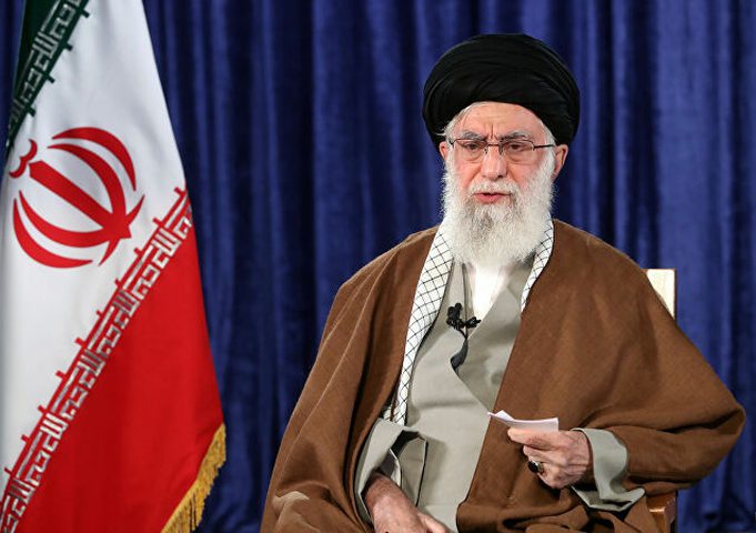 محللون إسرائيليون يرون مقتل الرئيس الإيراني ضربة للزعيم الأعلى خامنئي