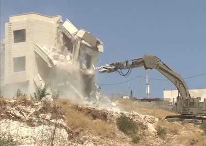الاحتلال يهدم بناية في ارطاس جنوب بيت لحم