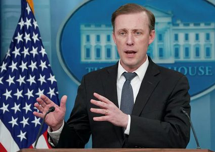 وفد فلسطيني يلتقي سوليفان ويحذره من انهيار السلطة