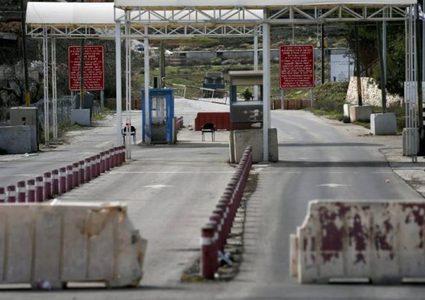 الاحتلال ينصب حاجزا عسكريا عند مدخل ديراستيا