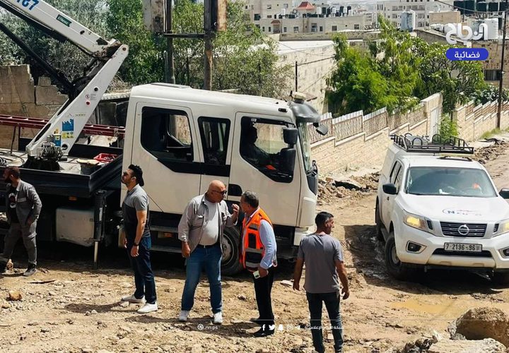 أعمال الصيانة لإصلاح الأعطال الكهربائية التي خلفها الاحتلال في جنين ومخيمها
