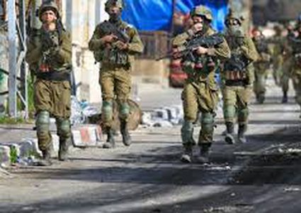 الاحتلال يقتحم طمون ويستولي على تسجيلات كاميرات مراقبة