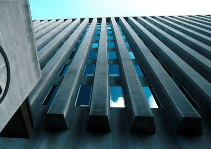 البنك الدولي: خطر الانهيار المالي يهدد السلطة الفلسطينية